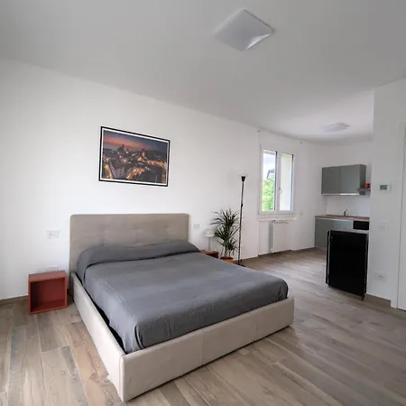 Апартаменты Zina - Rosso - 10 Min From Centre And Airport
